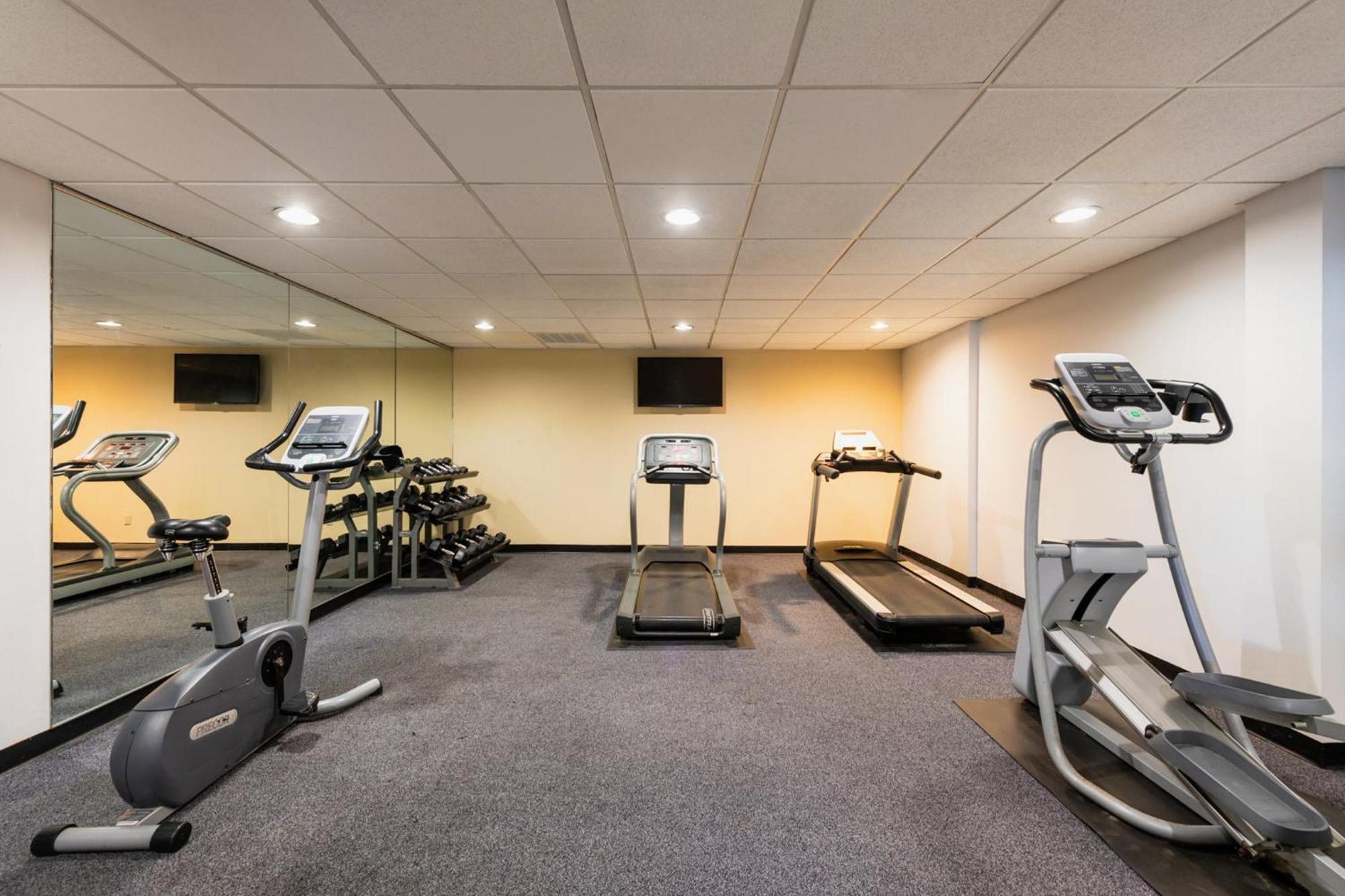 Holiday Inn South Plainfield-Piscataway By Ihg Zewnętrze zdjęcie