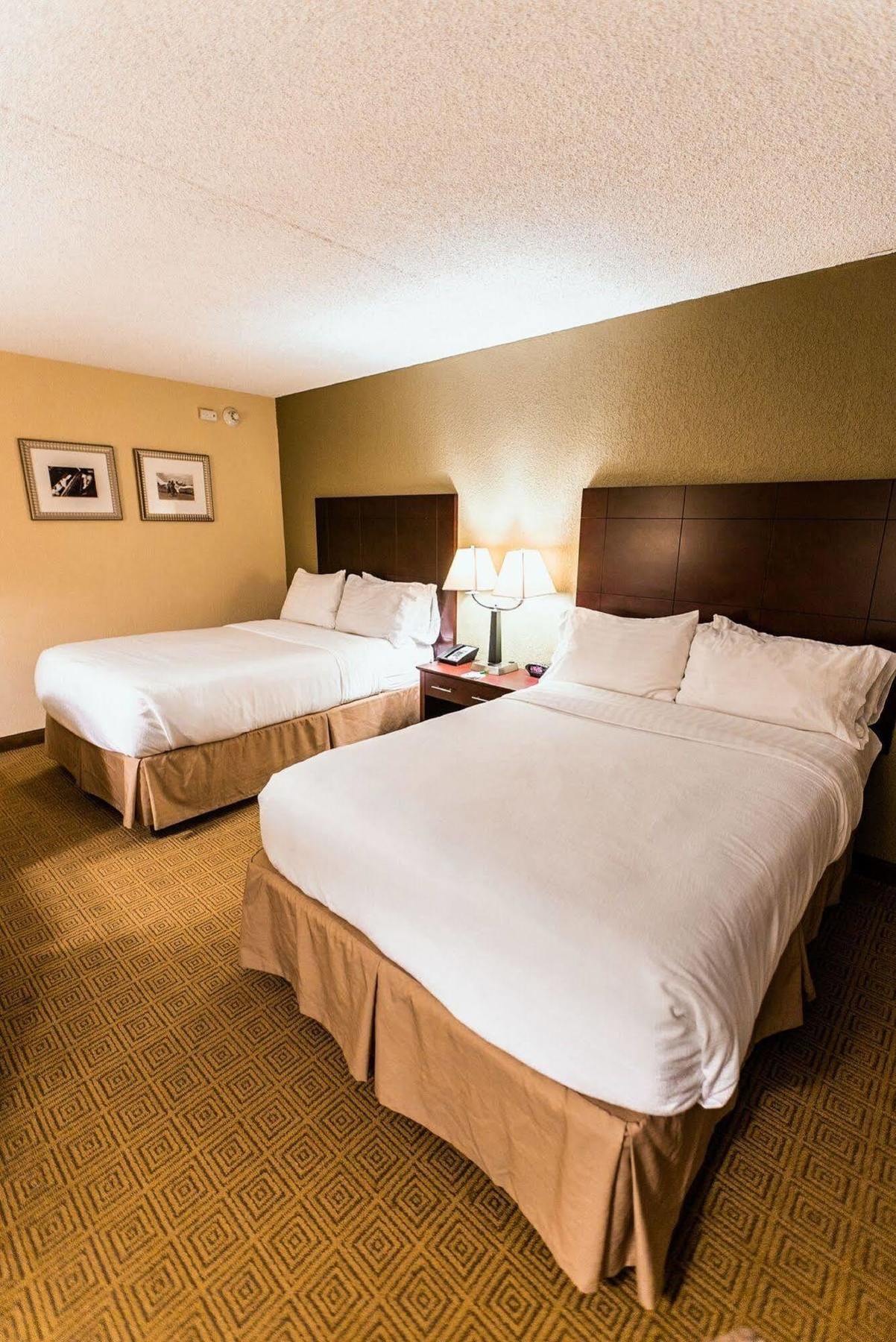 Holiday Inn South Plainfield-Piscataway By Ihg Zewnętrze zdjęcie